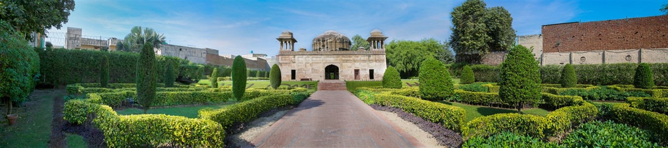 Dai Anga Tomb Lahore