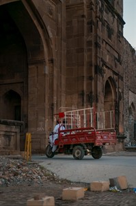 Chingchi loader entering Rohtas For