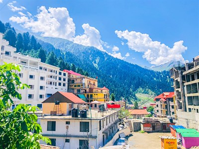 hotels & buildings in Naran valley