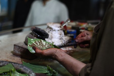 A Pan Shop's owner Making Paan The Pakistani Appetizer