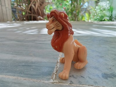 Toy lion