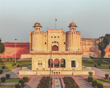 Historical Places - Lahore Fort